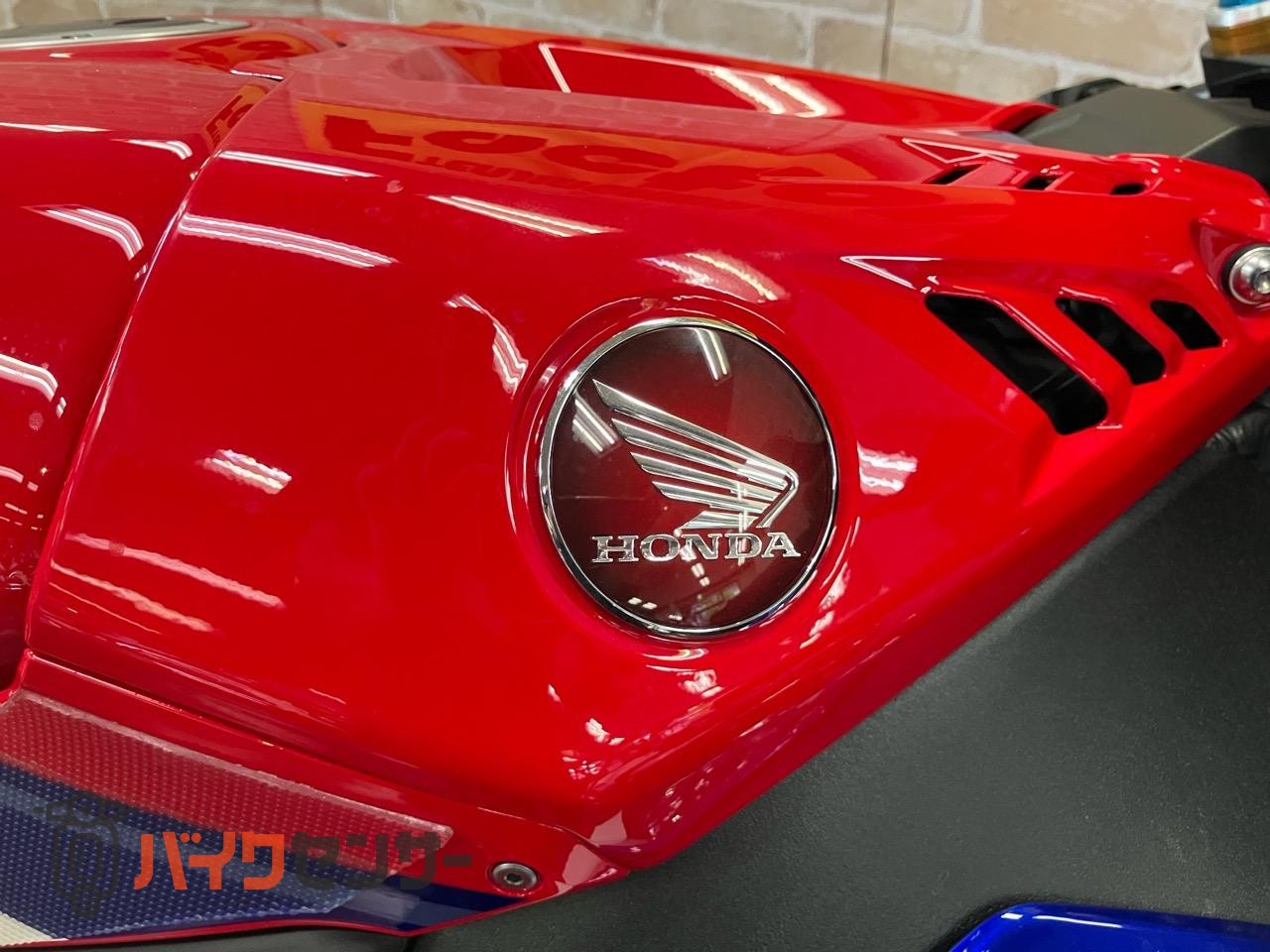 CBR1000RR-R　SP　GBレーシングカバー　スモークスクリーン　ETC ブレンボ　オーリンズ装着モデル_42