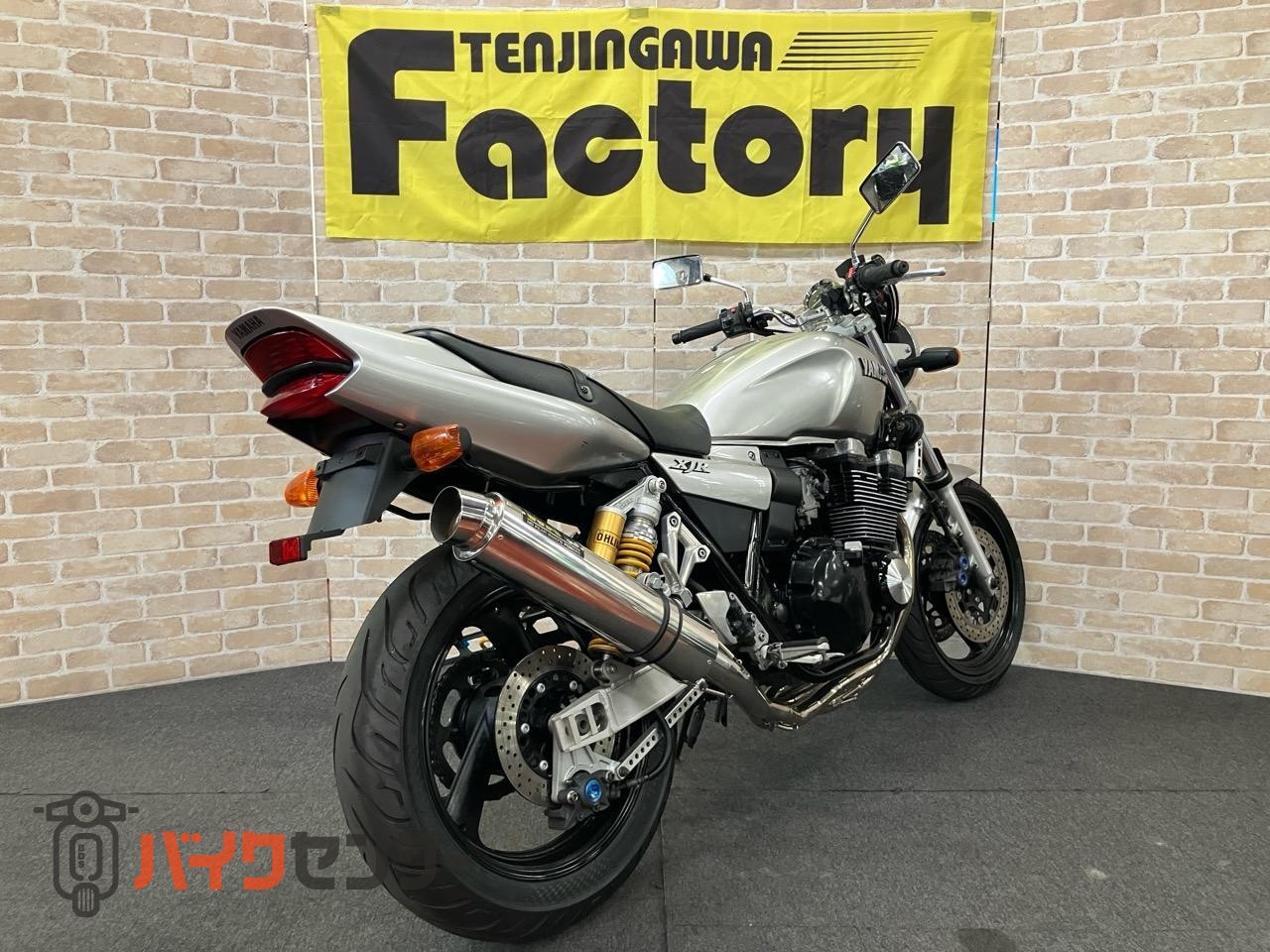 XJR400R オーリンズサスペンション　MOSキャリパー　WR'Sフルエキゾースト装着_4