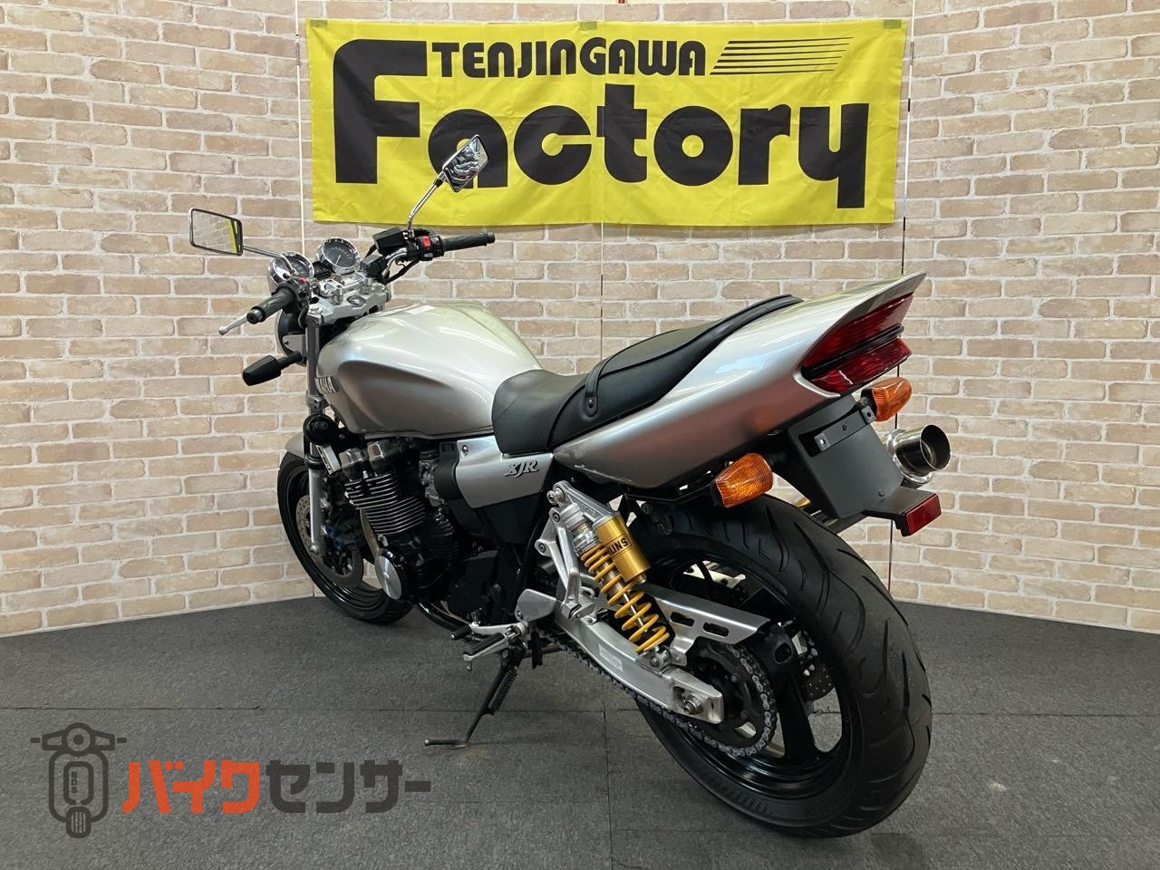 XJR400R オーリンズサスペンション　MOSキャリパー　WR'Sフルエキゾースト装着_5