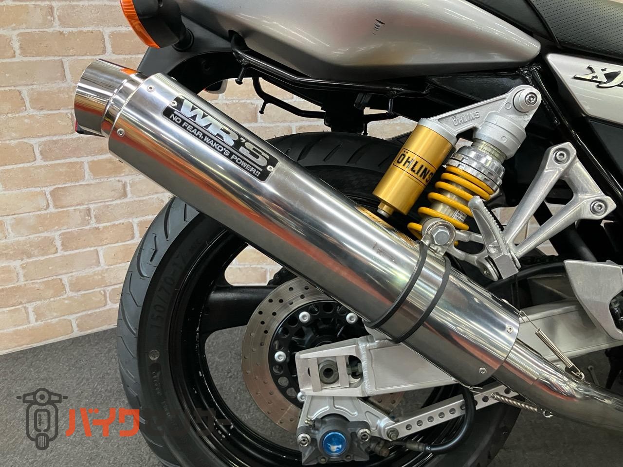 XJR400R オーリンズサスペンション　MOSキャリパー　WR'Sフルエキゾースト装着_7