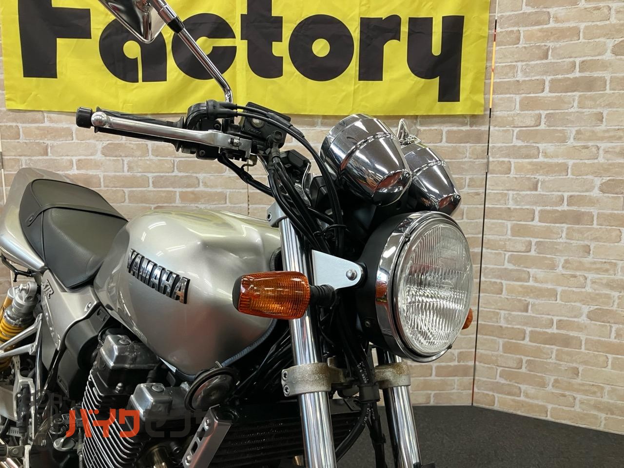 XJR400R オーリンズサスペンション　MOSキャリパー　WR'Sフルエキゾースト装着_18