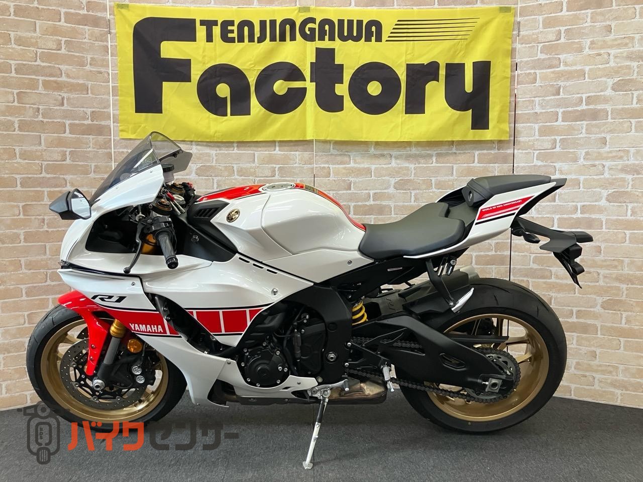 YZF-R1　2022年　RN65Jモデル　WGP参戦60周年アニバーサリーカラー_1