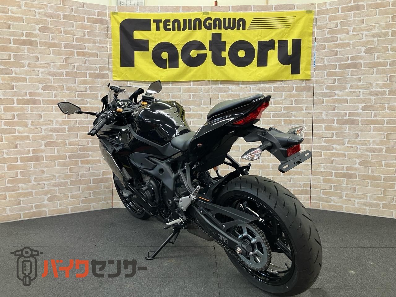 NINJA ZX-25R サイドスライダー　クイックシフター　ETC スマホホルダー装着_5