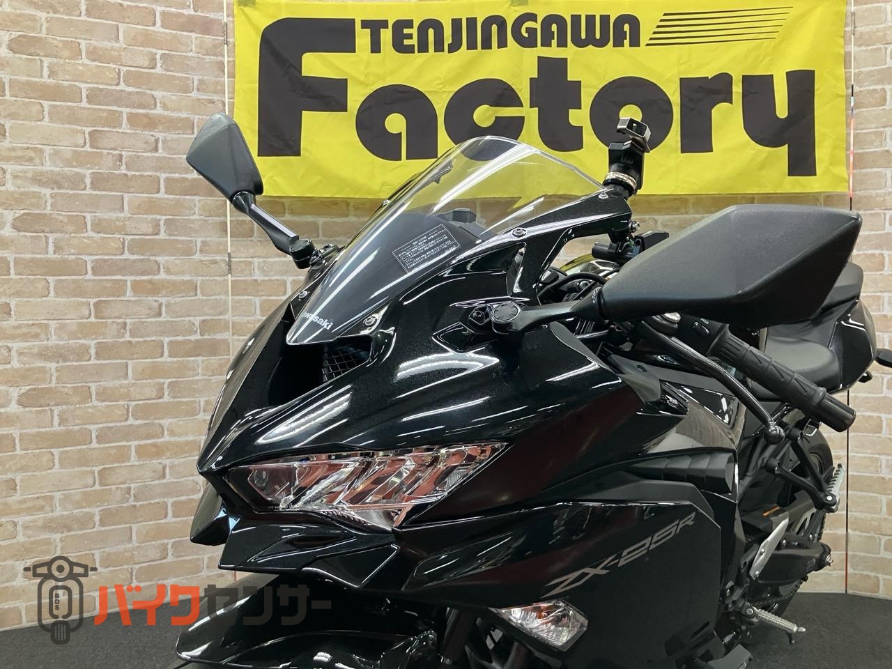 NINJA ZX-25R サイドスライダー　クイックシフター　ETC スマホホルダー装着_21