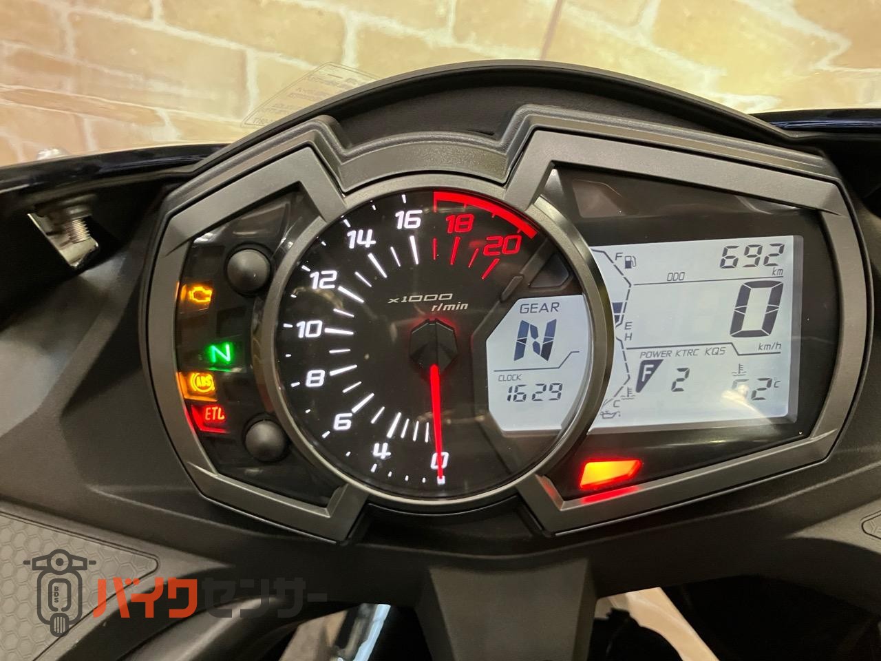 NINJA ZX-25R サイドスライダー　クイックシフター　ETC スマホホルダー装着_33