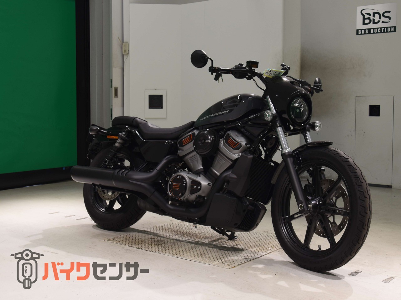 RH975 ナイトスター 　ハーレー純正OP エンジンカバー　グリップ　ステップ　装着_2