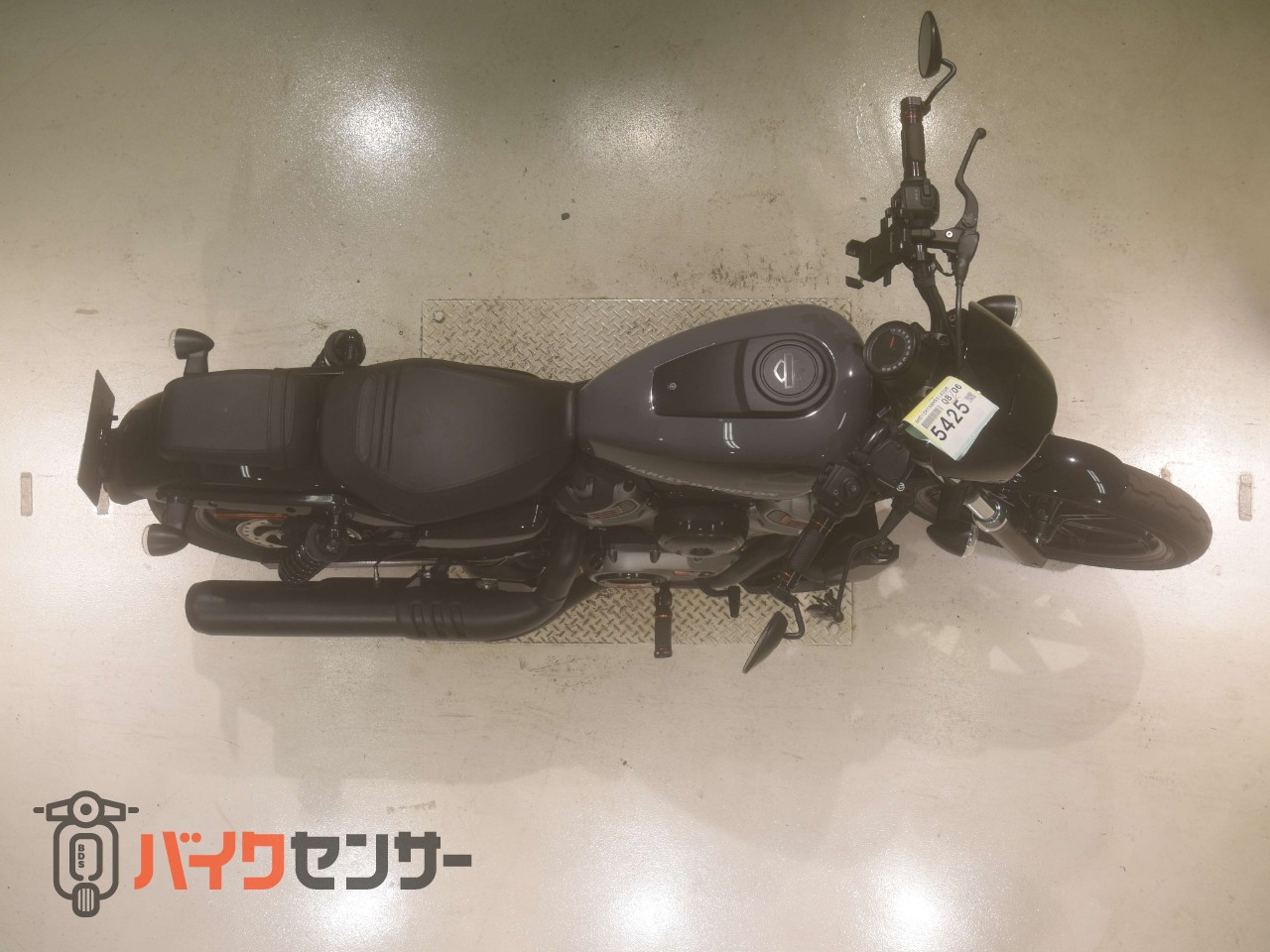 RH975 ナイトスター 　ハーレー純正OP エンジンカバー　グリップ　ステップ　装着_6