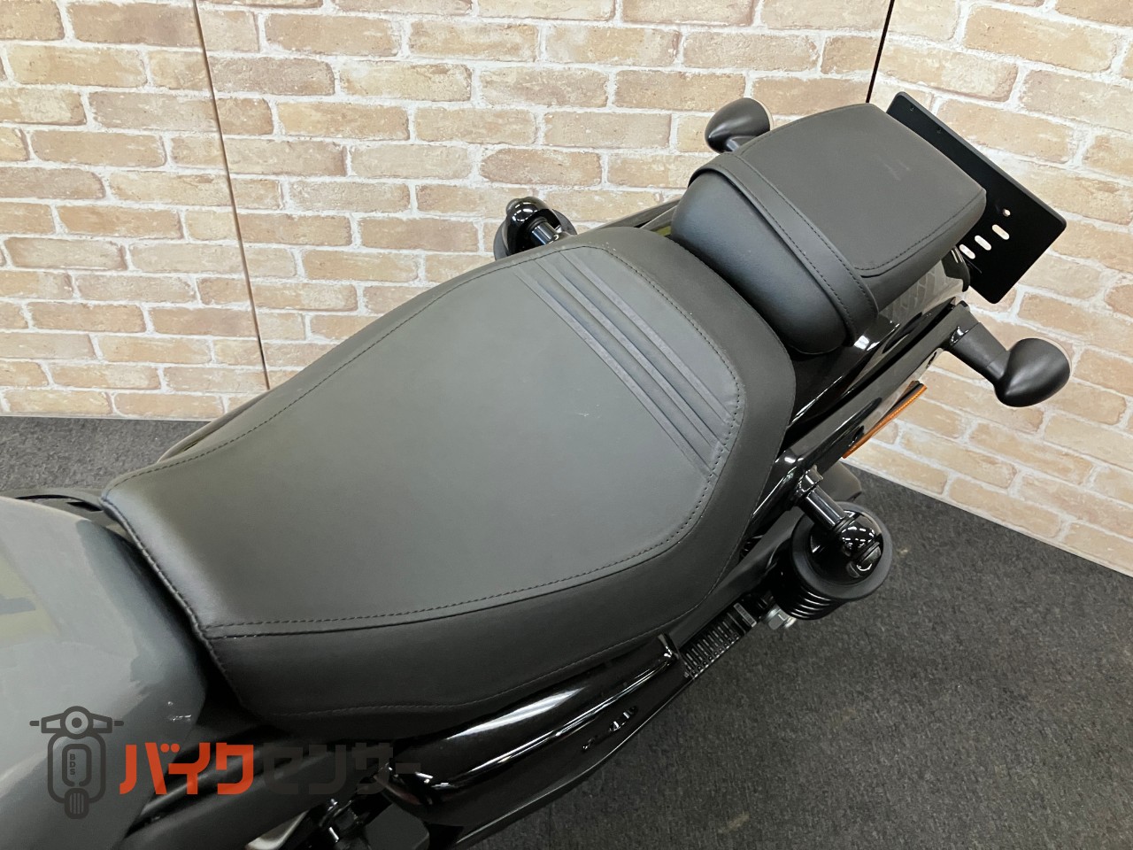 RH975 ナイトスター 　ハーレー純正OP エンジンカバー　グリップ　ステップ　装着_7