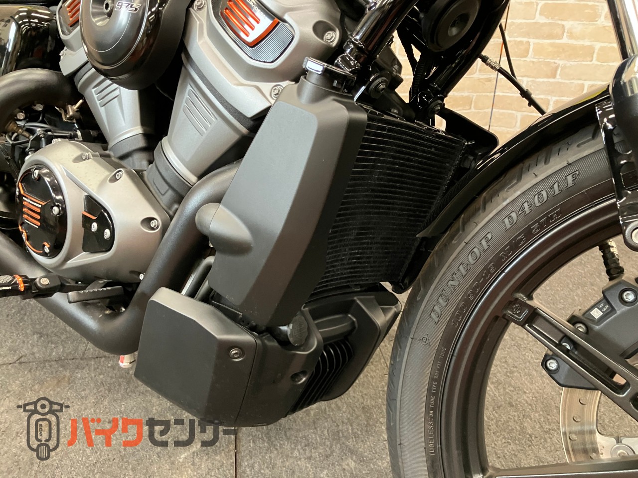 RH975 ナイトスター 　ハーレー純正OP エンジンカバー　グリップ　ステップ　装着_10