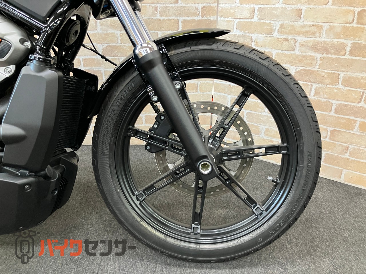 RH975 ナイトスター 　ハーレー純正OP エンジンカバー　グリップ　ステップ　装着_12