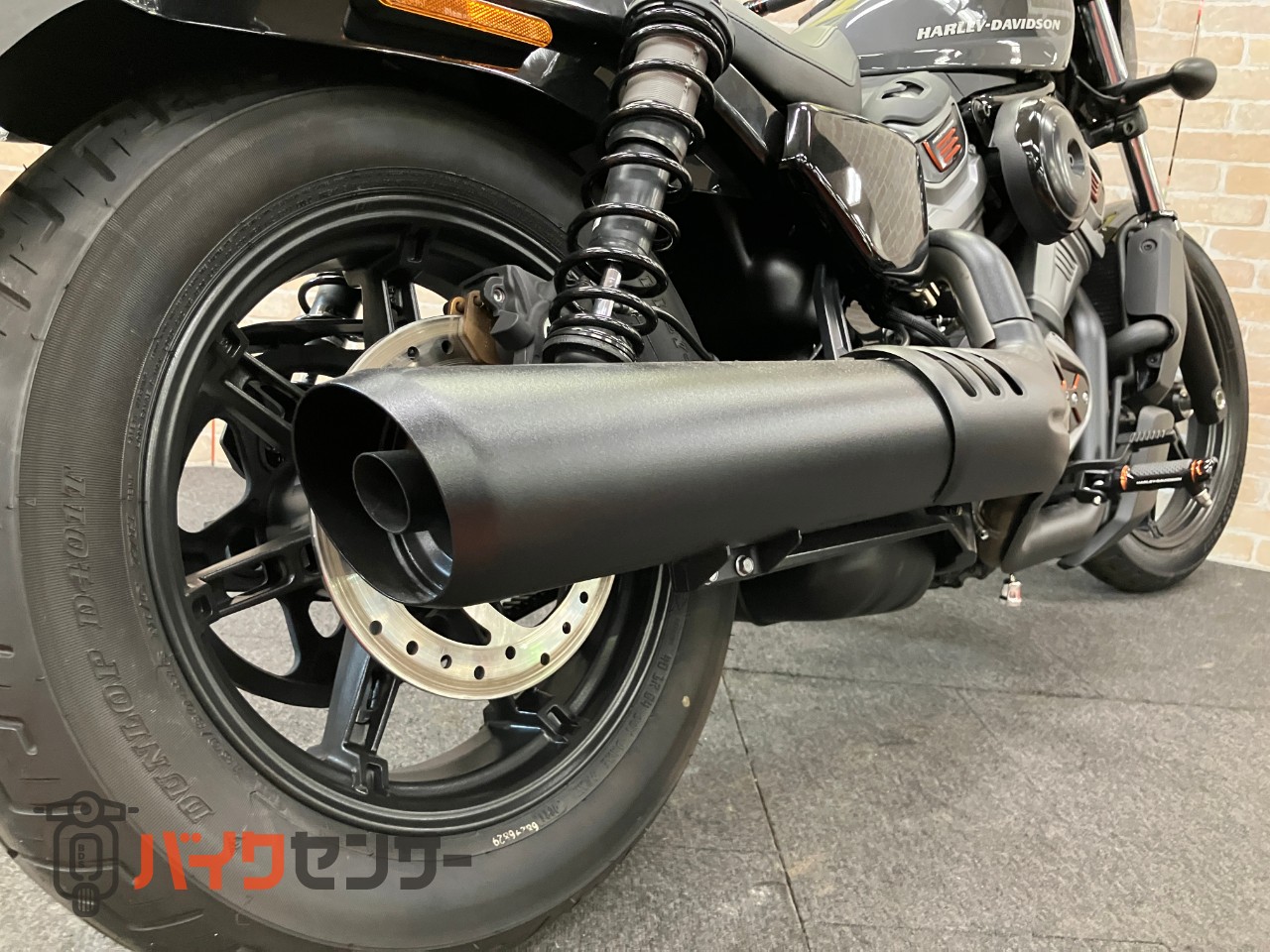 RH975 ナイトスター 　ハーレー純正OP エンジンカバー　グリップ　ステップ　装着_18