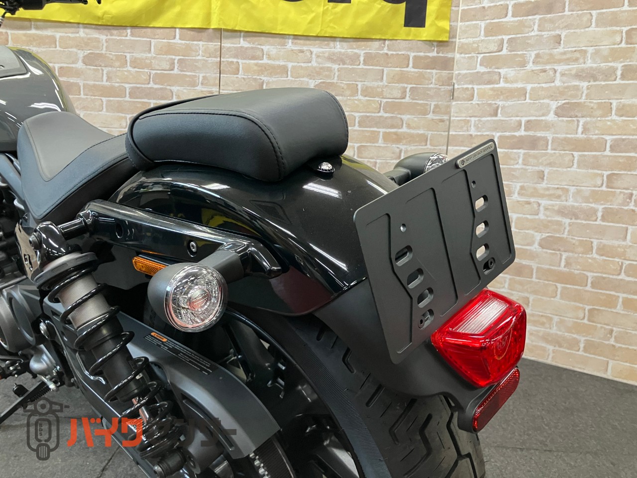 RH975 ナイトスター 　ハーレー純正OP エンジンカバー　グリップ　ステップ　装着_21