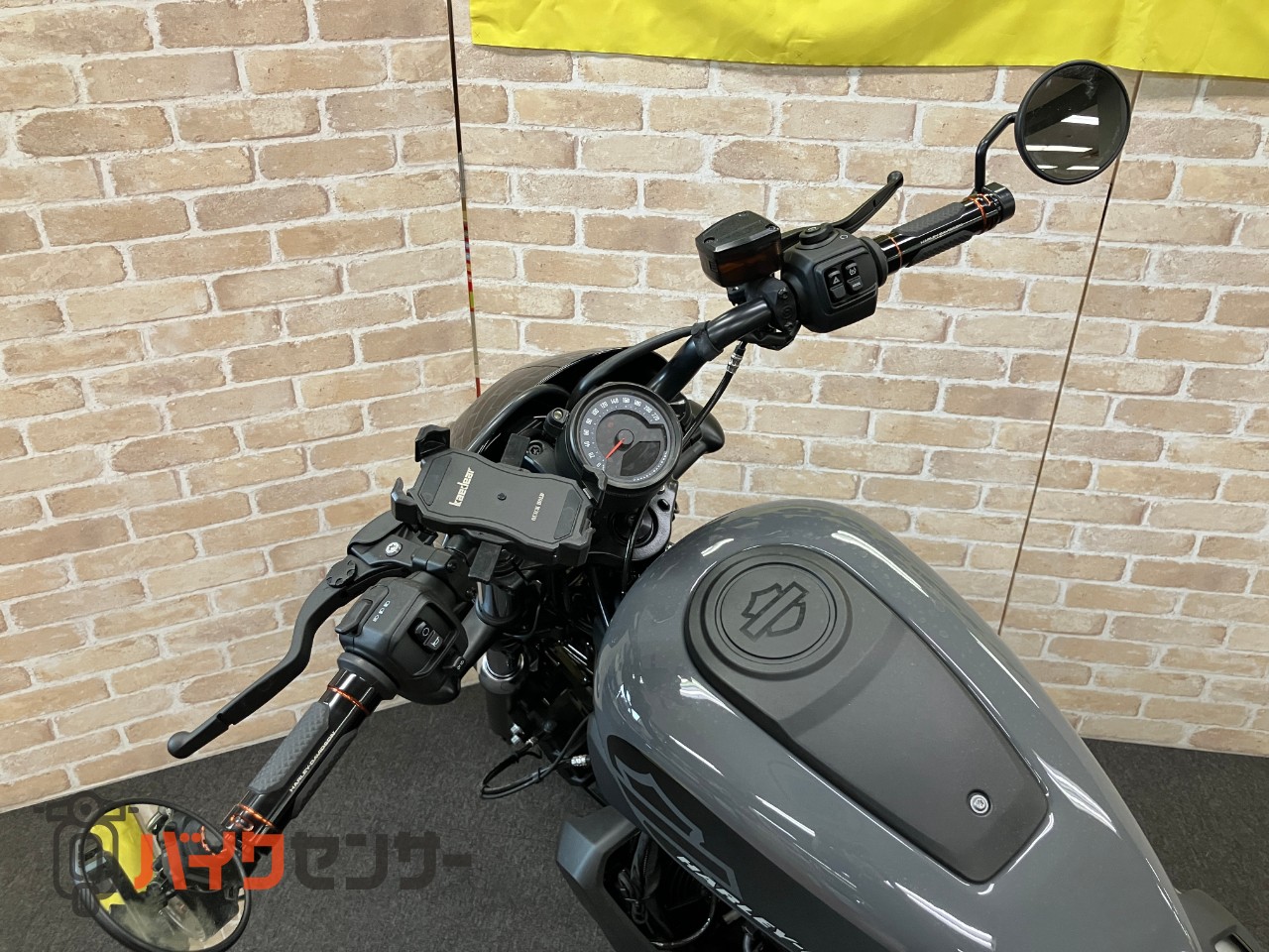 RH975 ナイトスター 　ハーレー純正OP エンジンカバー　グリップ　ステップ　装着_24