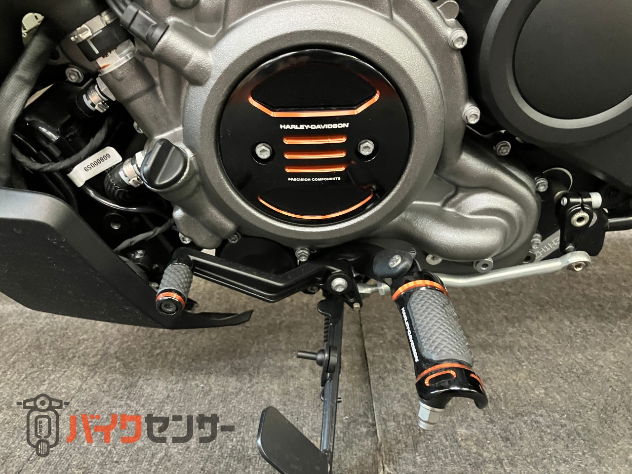 RH975 ナイトスター 　ハーレー純正OP エンジンカバー　グリップ　ステップ　装着_28