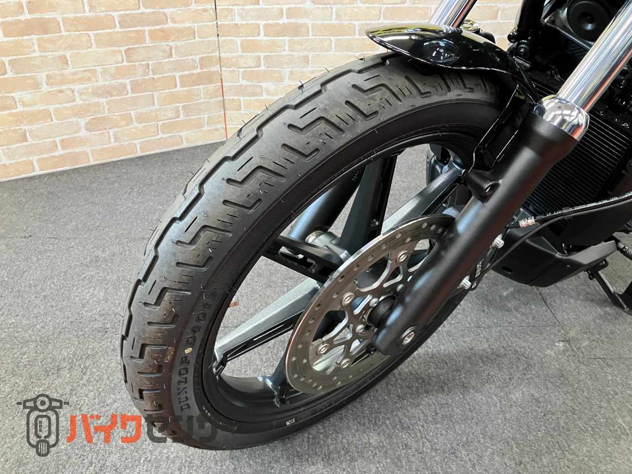 RH975 ナイトスター 　ハーレー純正OP エンジンカバー　グリップ　ステップ　装着_31