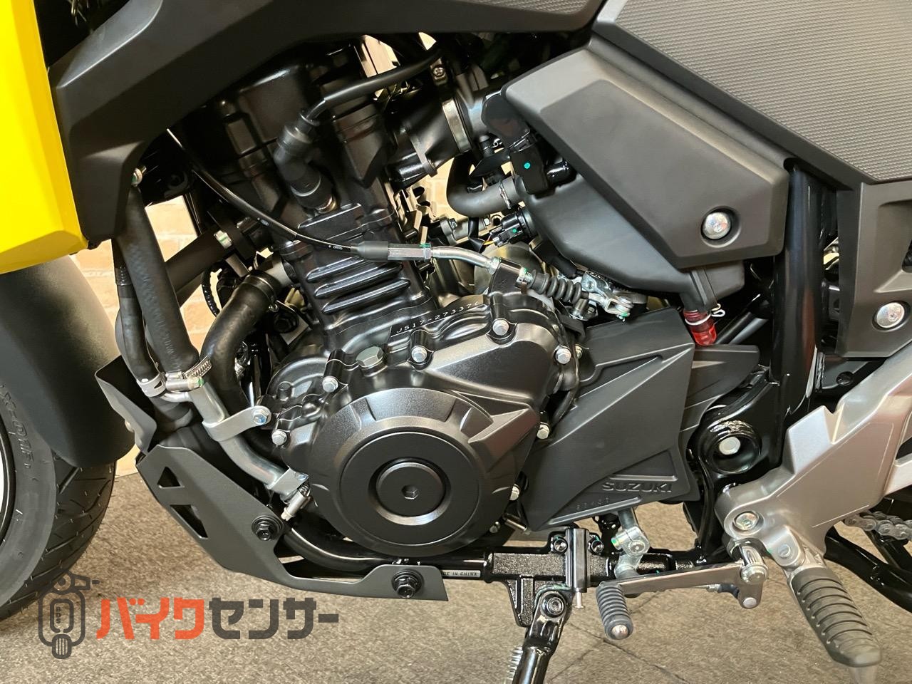 Vストローム250 M4モデル　２気筒エンジン_16