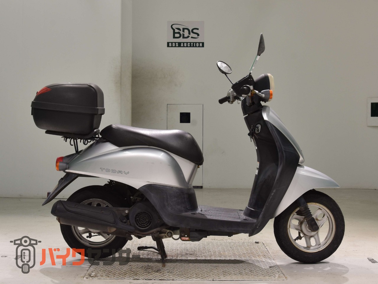 ホンダ トゥデイ AF67 シルバー リアボックス付き ホンダ トゥディ AF67 2007年式 リアキャリア リアボックス