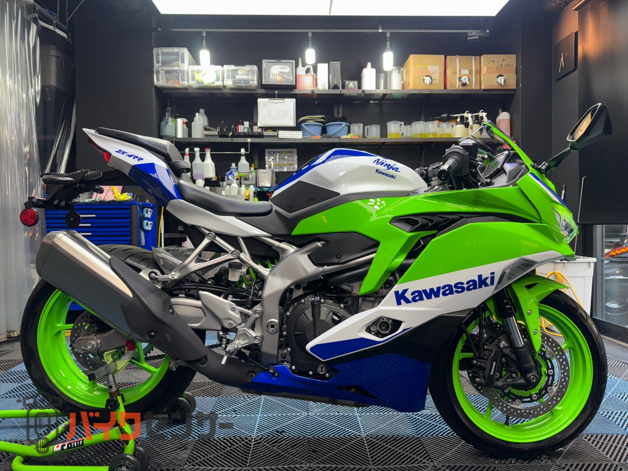 ☆なぁ☆ カワサキ NINJA ZX-4RR 40th Anniversary Edition レーシングスタンド