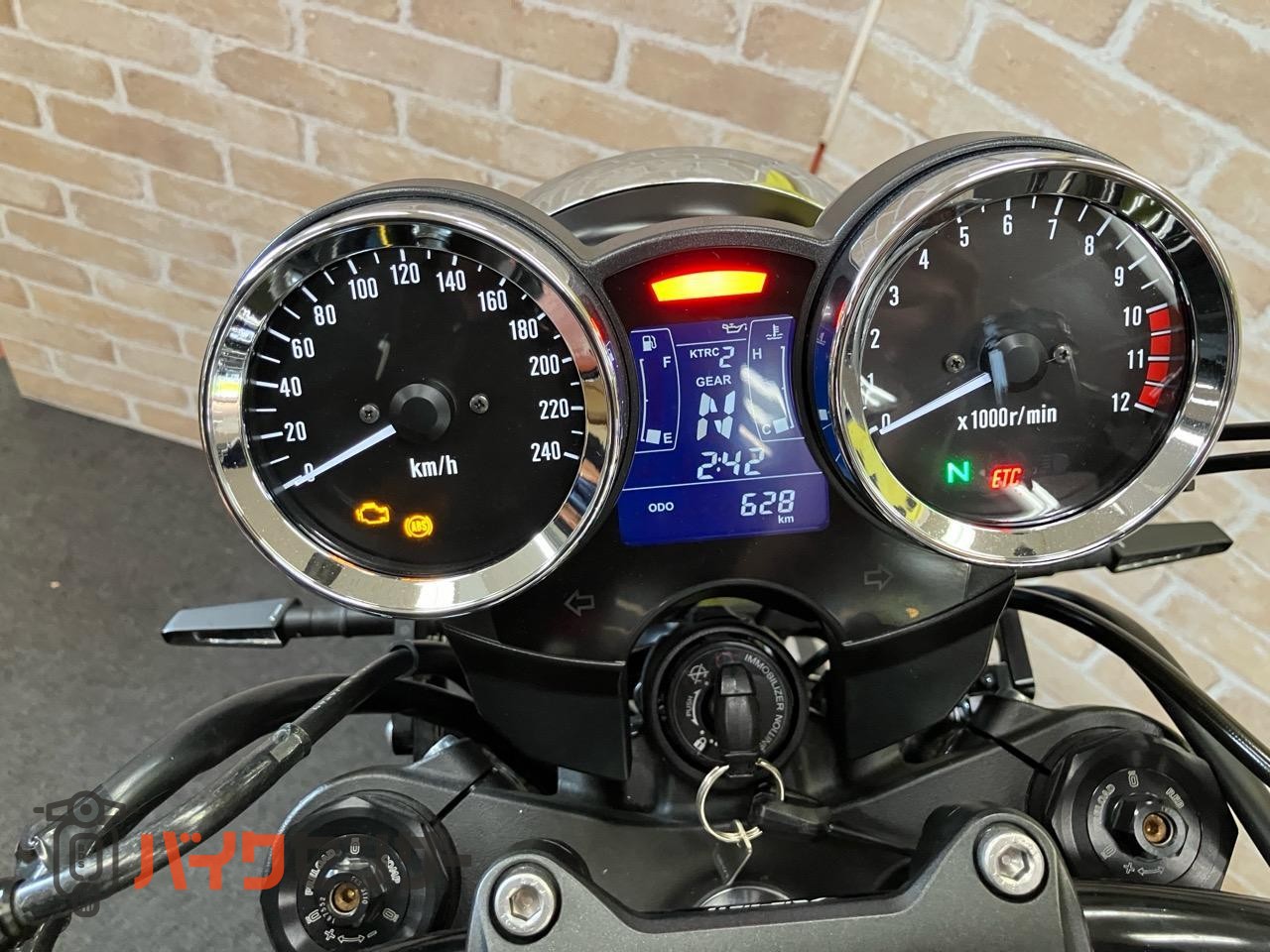 Z900RS　OZホイール　ウィリーパーツ多数　ブレンボ　SP忠男　オーリンズ　ロングテール　シート　フルカスタム仕様_10