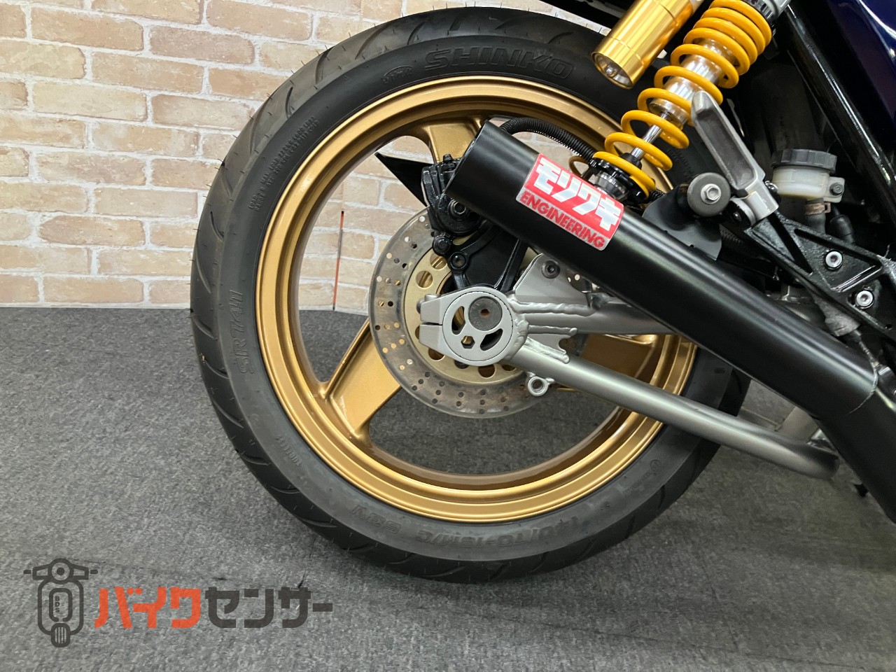 ZRX400　ＺＲＸ４００　マーク２カラー＆ゴールドホイールオリジナルペイント　モリワキショート　マルチリフレクター　社外リアサス_11