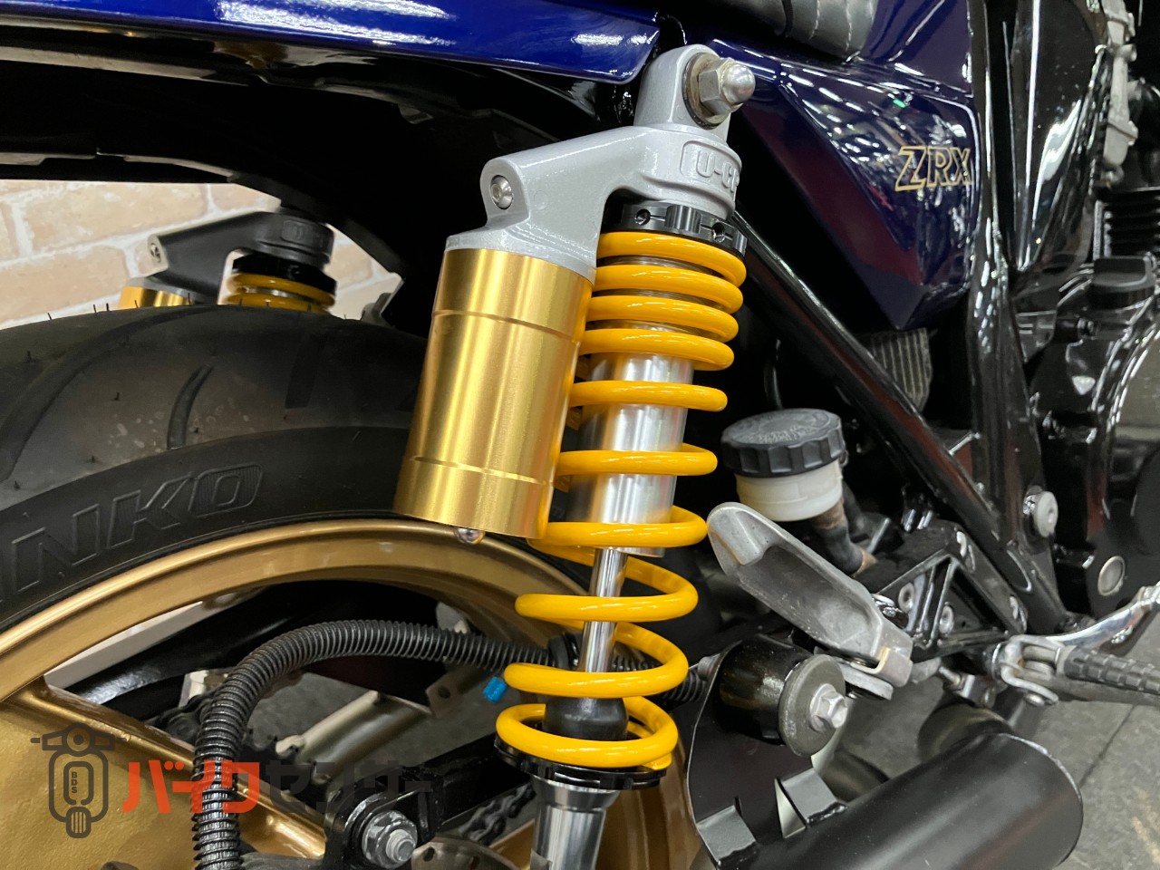 ZRX400　ＺＲＸ４００　マーク２カラー＆ゴールドホイールオリジナルペイント　モリワキショート　マルチリフレクター　社外リアサス_12