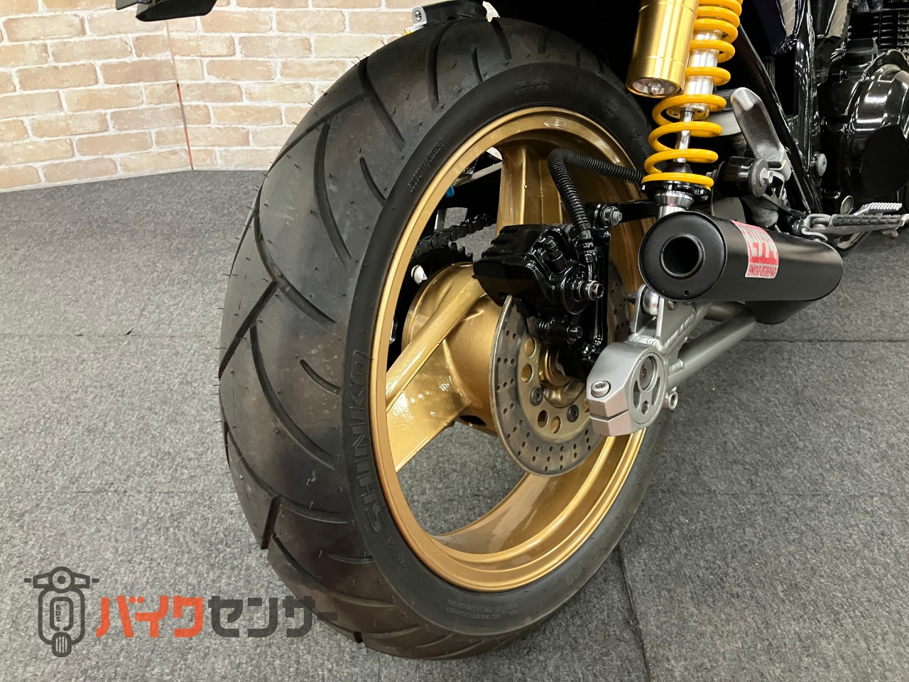 ZRX400　ＺＲＸ４００　マーク２カラー＆ゴールドホイールオリジナルペイント　モリワキショート　マルチリフレクター　社外リアサス_14