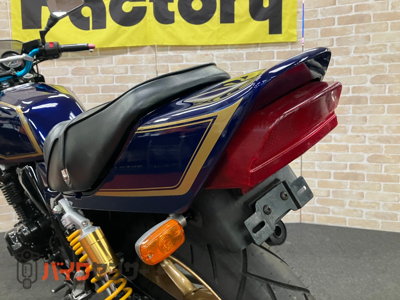 ZRX400　ＺＲＸ４００　マーク２カラー＆ゴールドホイールオリジナルペイント　モリワキショート　マルチリフレクター　社外リアサス_17