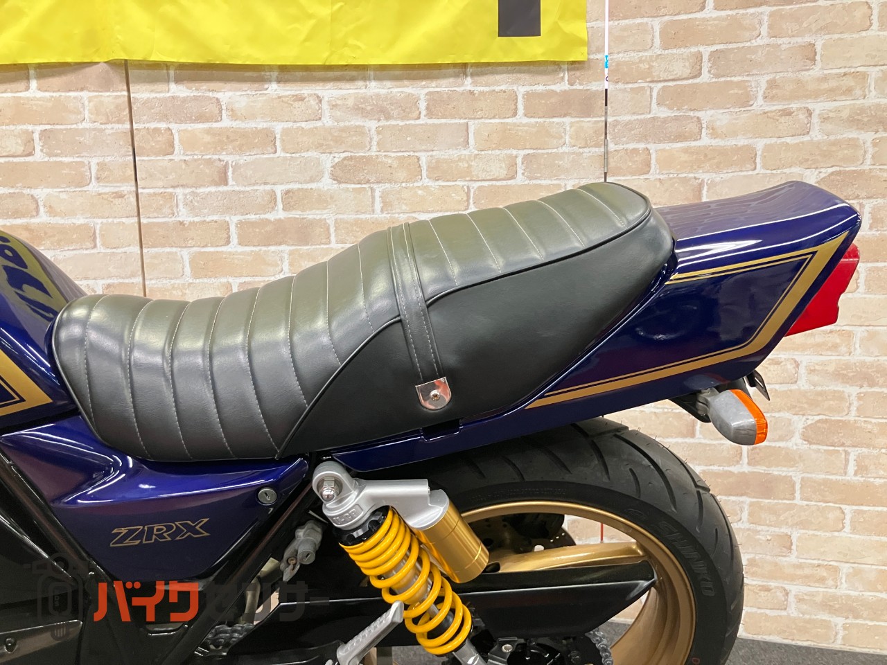 ZRX400　ＺＲＸ４００　マーク２カラー＆ゴールドホイールオリジナルペイント　モリワキショート　マルチリフレクター　社外リアサス_25
