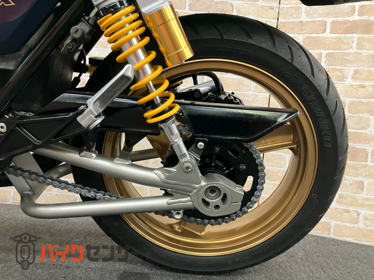 ZRX400　ＺＲＸ４００　マーク２カラー＆ゴールドホイールオリジナルペイント　モリワキショート　マルチリフレクター　社外リアサス_28