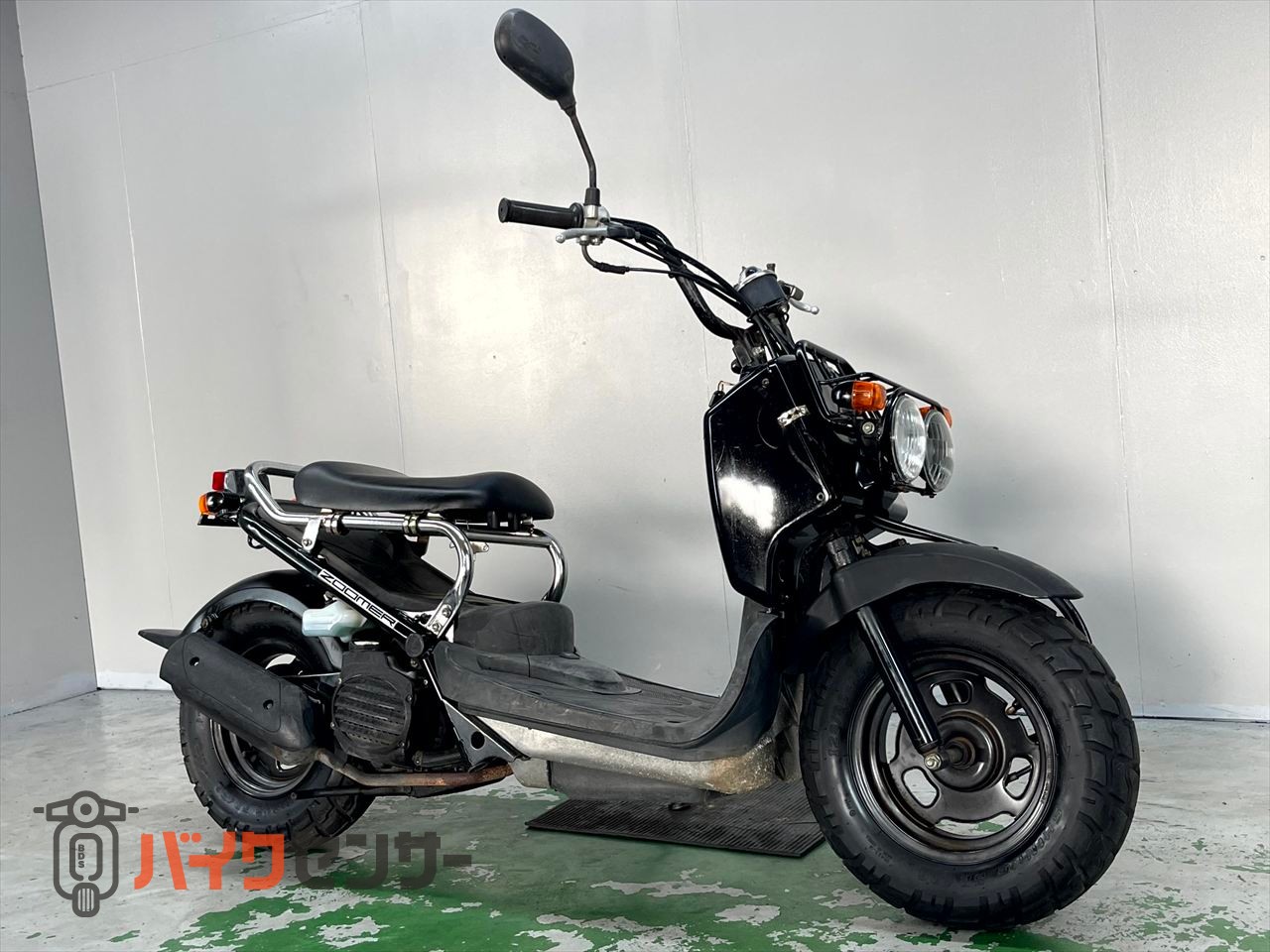 ズーマー シート 赤黒ツートン 中古 要状態確認 ホンダ ズーマーX ZOOMER-X 16~17年式 シートアンダーボックス
