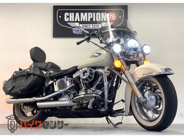 ＦＬＳＴＣ　ヘリテイジソフテイルクラシック　エアクリーナー　ウィンドシールド　ツールバッグ　エンジンガード　ナビ