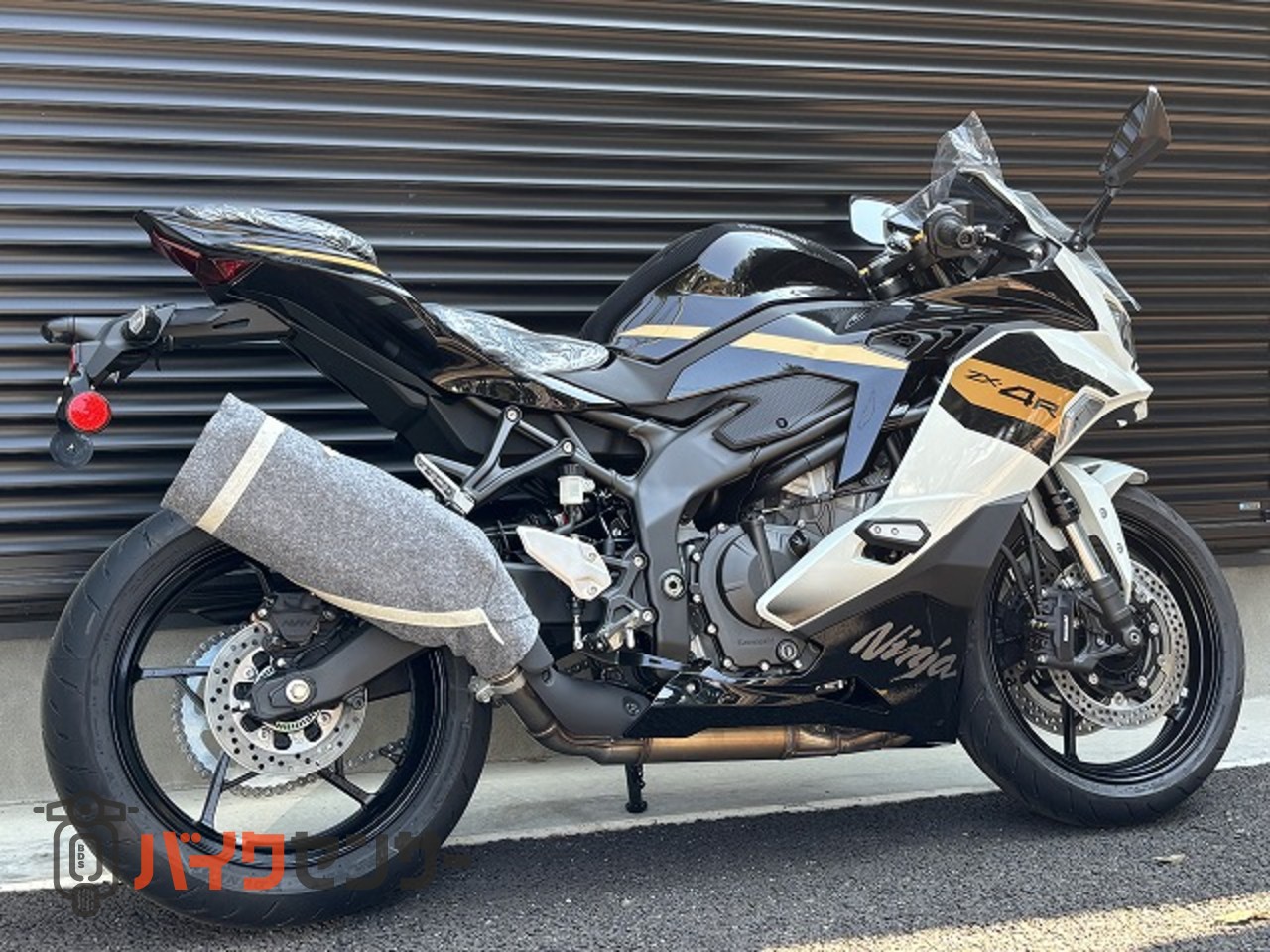カワサキ NINJA ZX-4R SE 2026年モデル パールロボティックホワイト