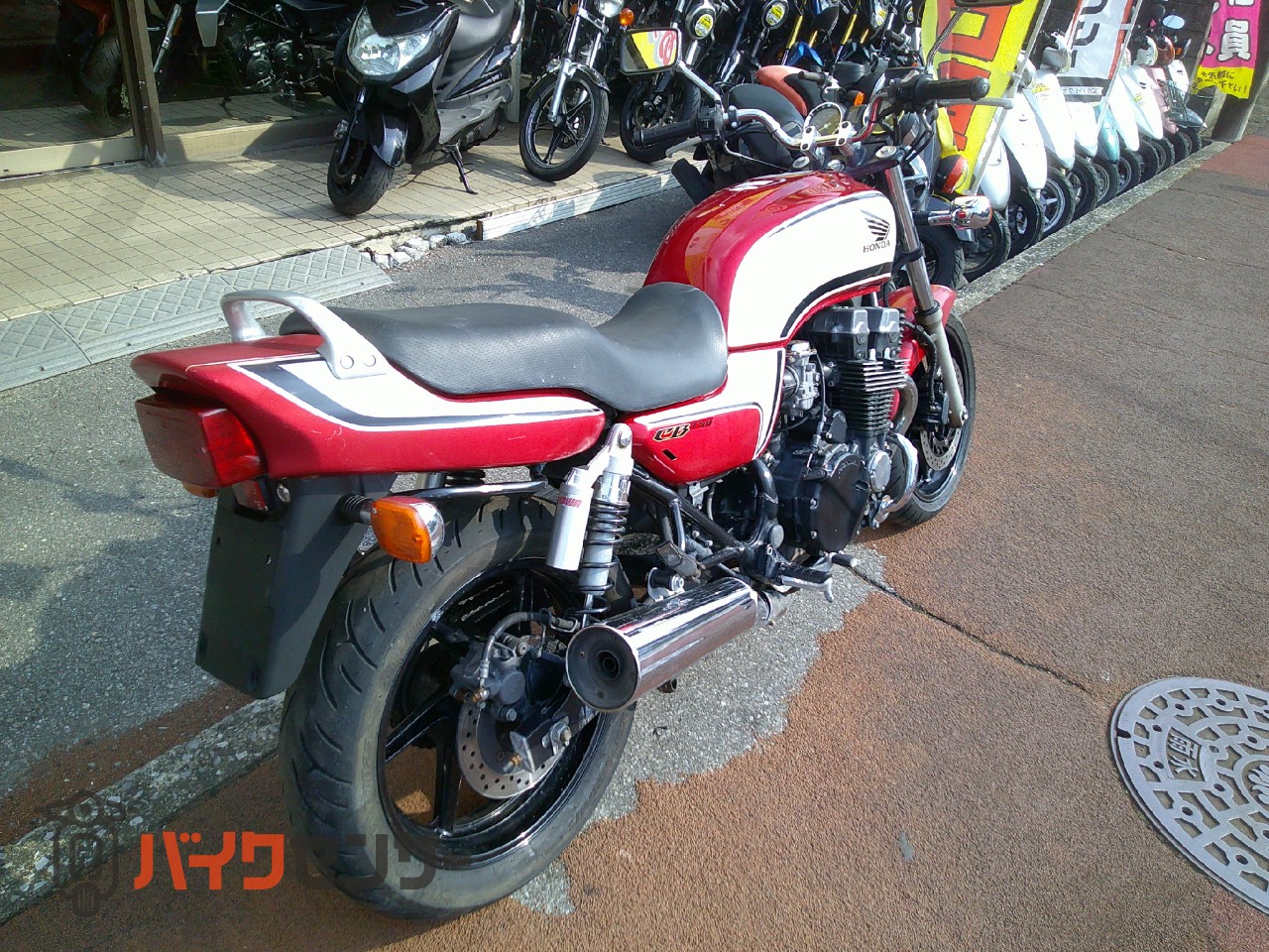 ホンダ CB750 RC42 空冷4サイクル4気筒エンジン レッド＆ホワイト 動画