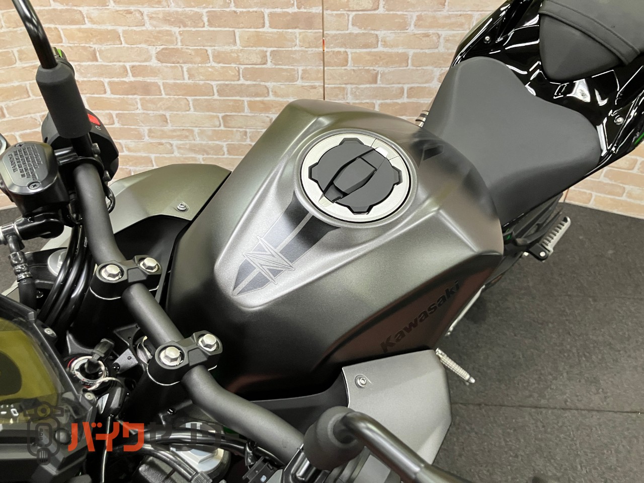 Z250 トリックスターイカヅチサイレンサー_14