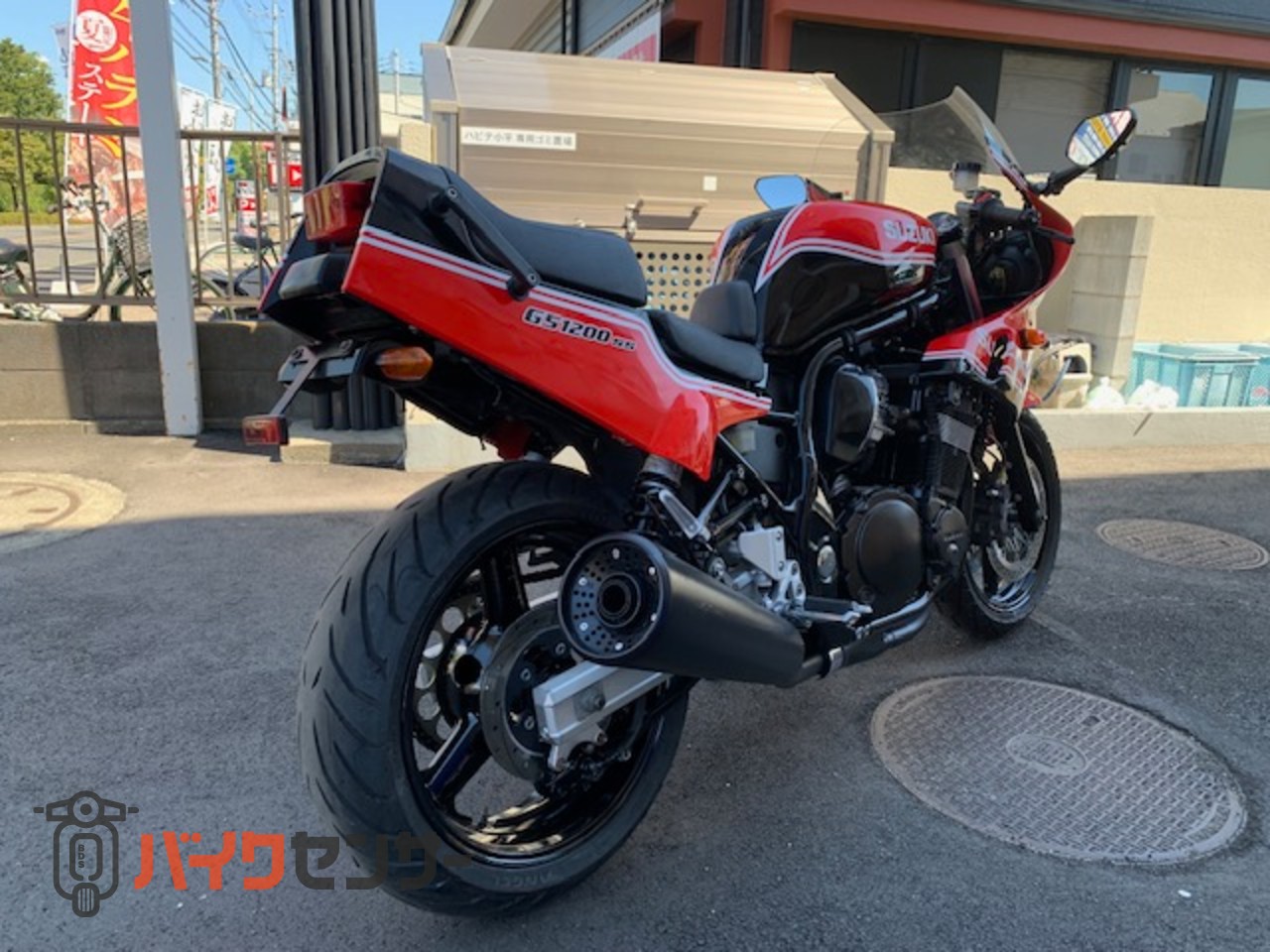 スズキ GS1200SS ヨシムラカラー 油冷式 直列4気筒DOHCエンジン