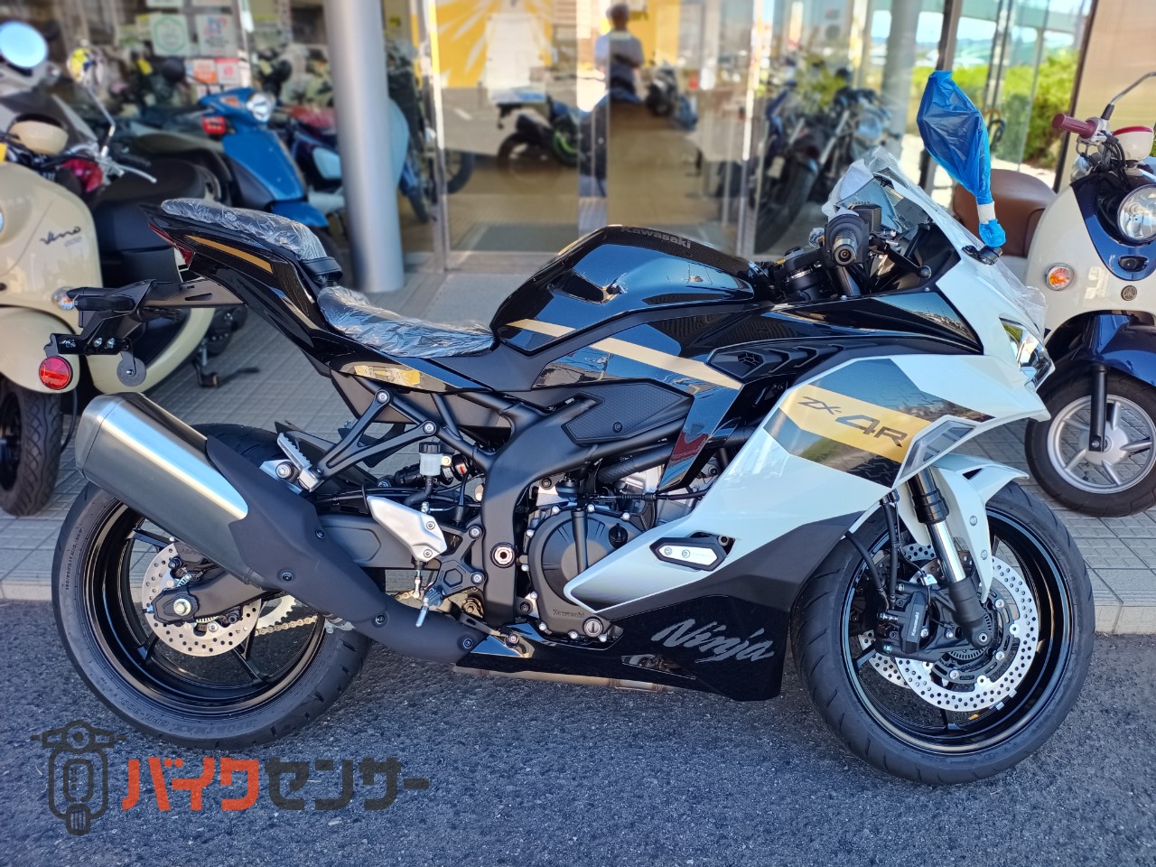 カワサキ NINJA ZX-4R SE ホワイト 2026年モデル 新車