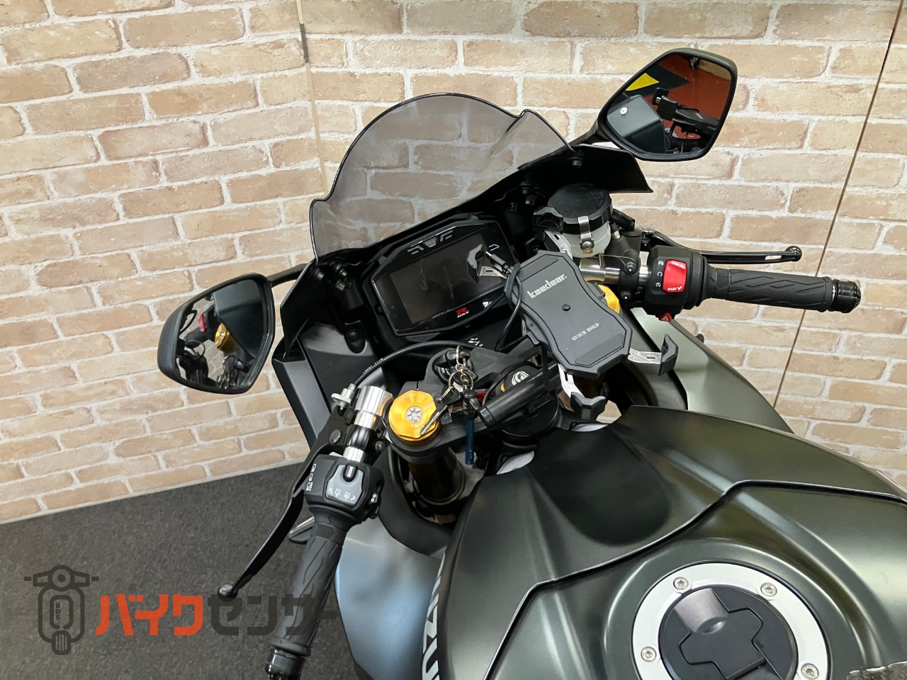 GSX-R1000R　最終モデル　GBレーシングカバー　ヨシムラスリップオン　コアガード　ハンドル　スクリーン　インナーフェンダー等カスタム_18