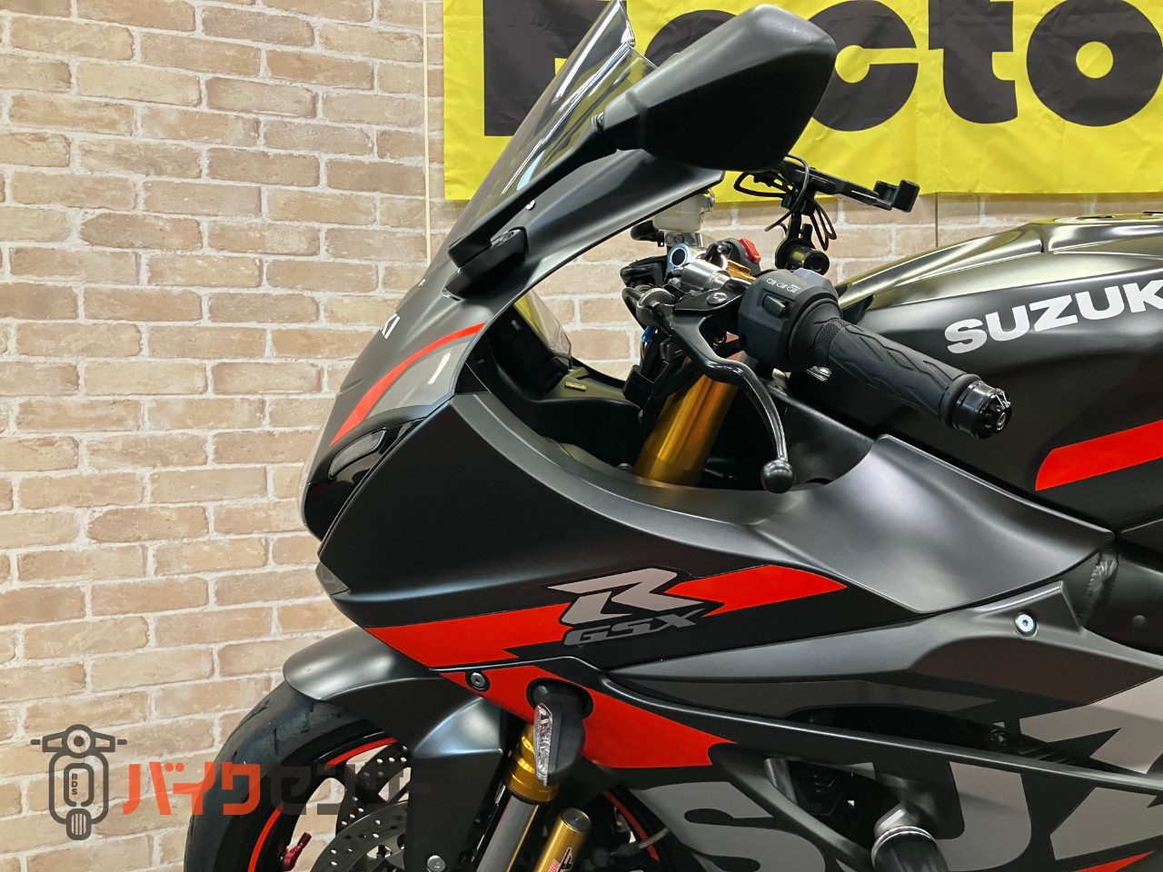 GSX-R1000R　最終モデル　GBレーシングカバー　ヨシムラスリップオン　コアガード　ハンドル　スクリーン　インナーフェンダー等カスタム_22