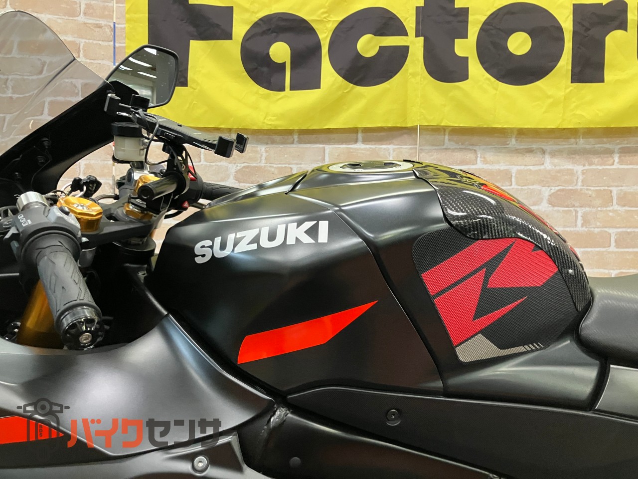 GSX-R1000R　最終モデル　GBレーシングカバー　ヨシムラスリップオン　コアガード　ハンドル　スクリーン　インナーフェンダー等カスタム_25