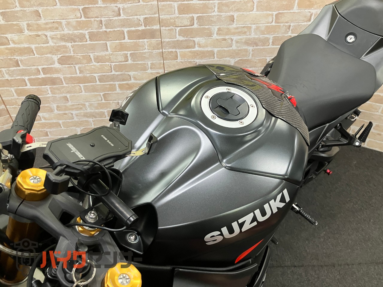 GSX-R1000R　最終モデル　GBレーシングカバー　ヨシムラスリップオン　コアガード　ハンドル　スクリーン　インナーフェンダー等カスタム_31