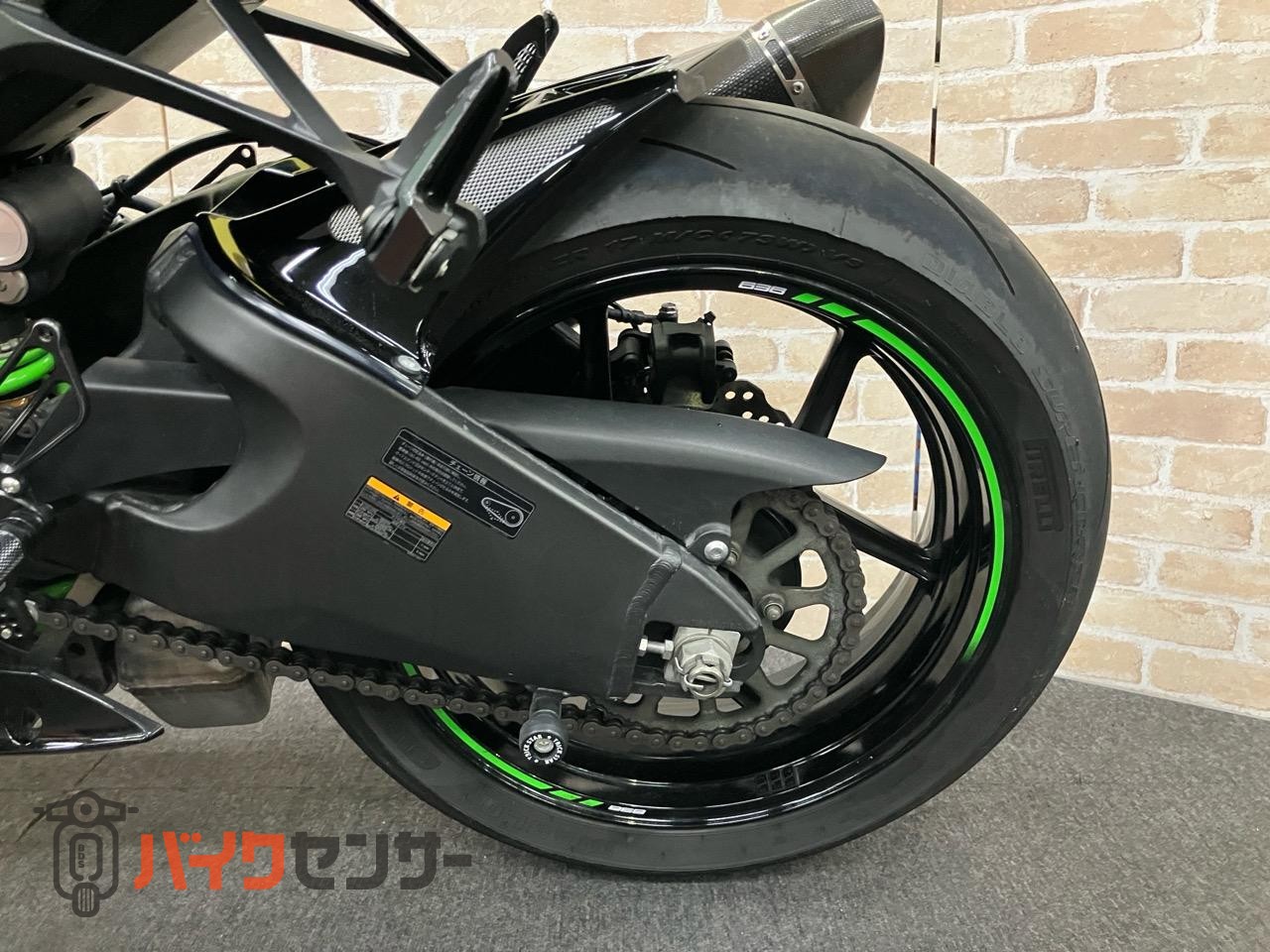 NINJA ZX-6R　アクラポスリップオン　ベビーフェイスバックステップ　MRAスクリーン　インナーフェンダー　コアガード_15