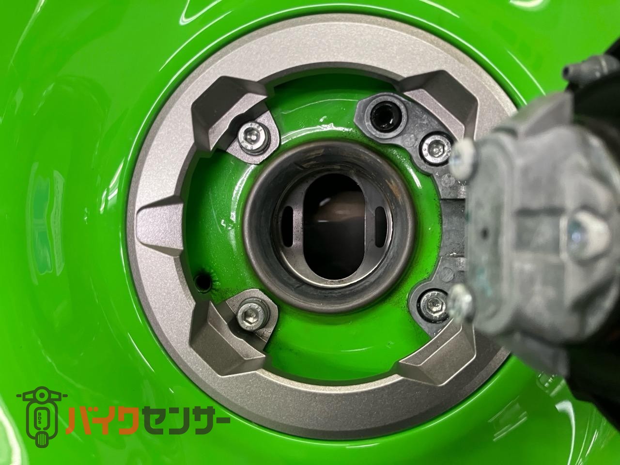 NINJA ZX-6R　アクラポスリップオン　ベビーフェイスバックステップ　MRAスクリーン　インナーフェンダー　コアガード_17