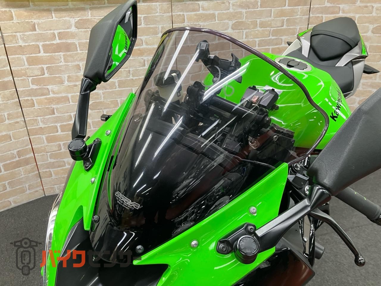 NINJA ZX-6R　アクラポスリップオン　ベビーフェイスバックステップ　MRAスクリーン　インナーフェンダー　コアガード_20