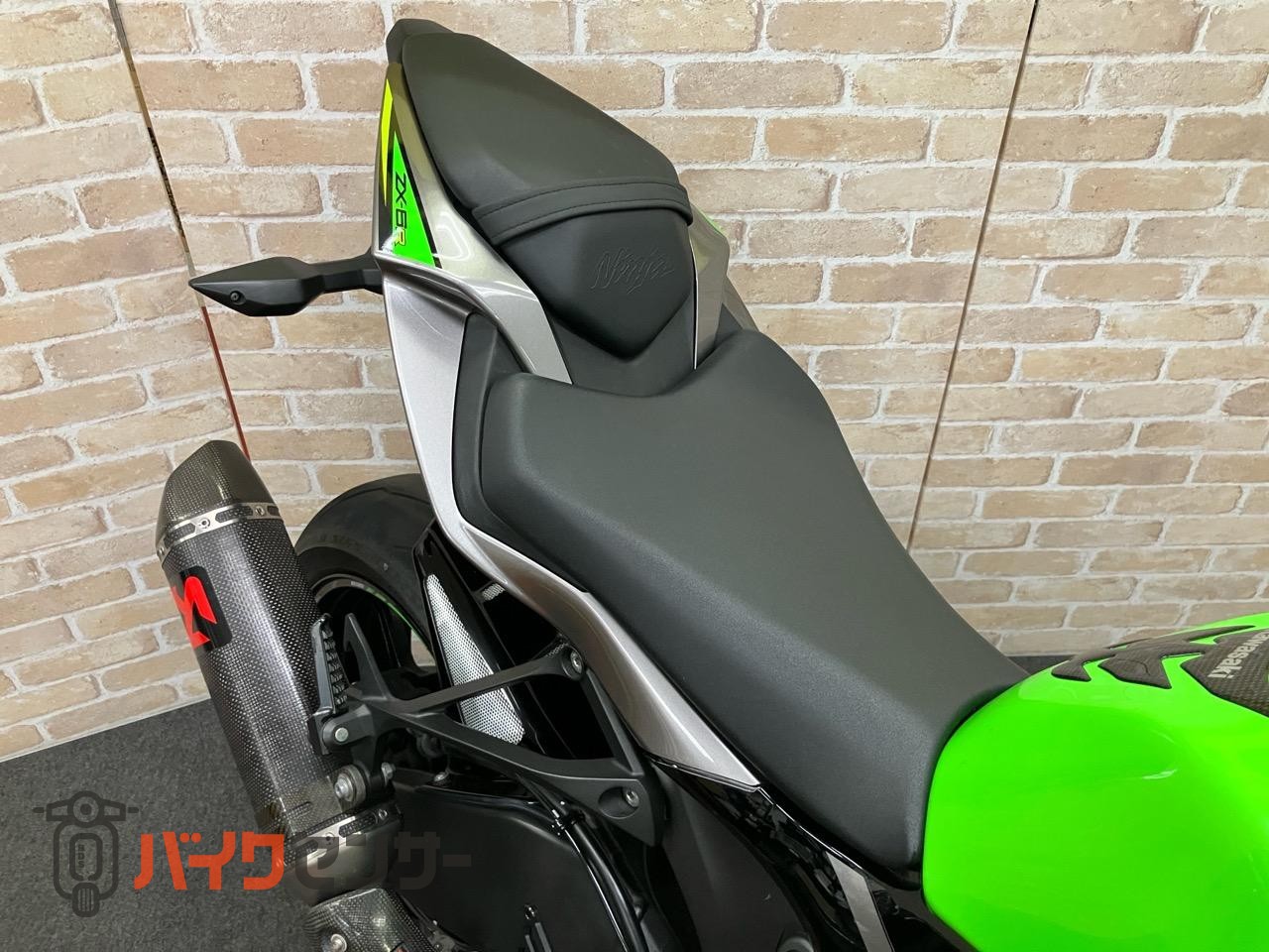 NINJA ZX-6R　アクラポスリップオン　ベビーフェイスバックステップ　MRAスクリーン　インナーフェンダー　コアガード_29