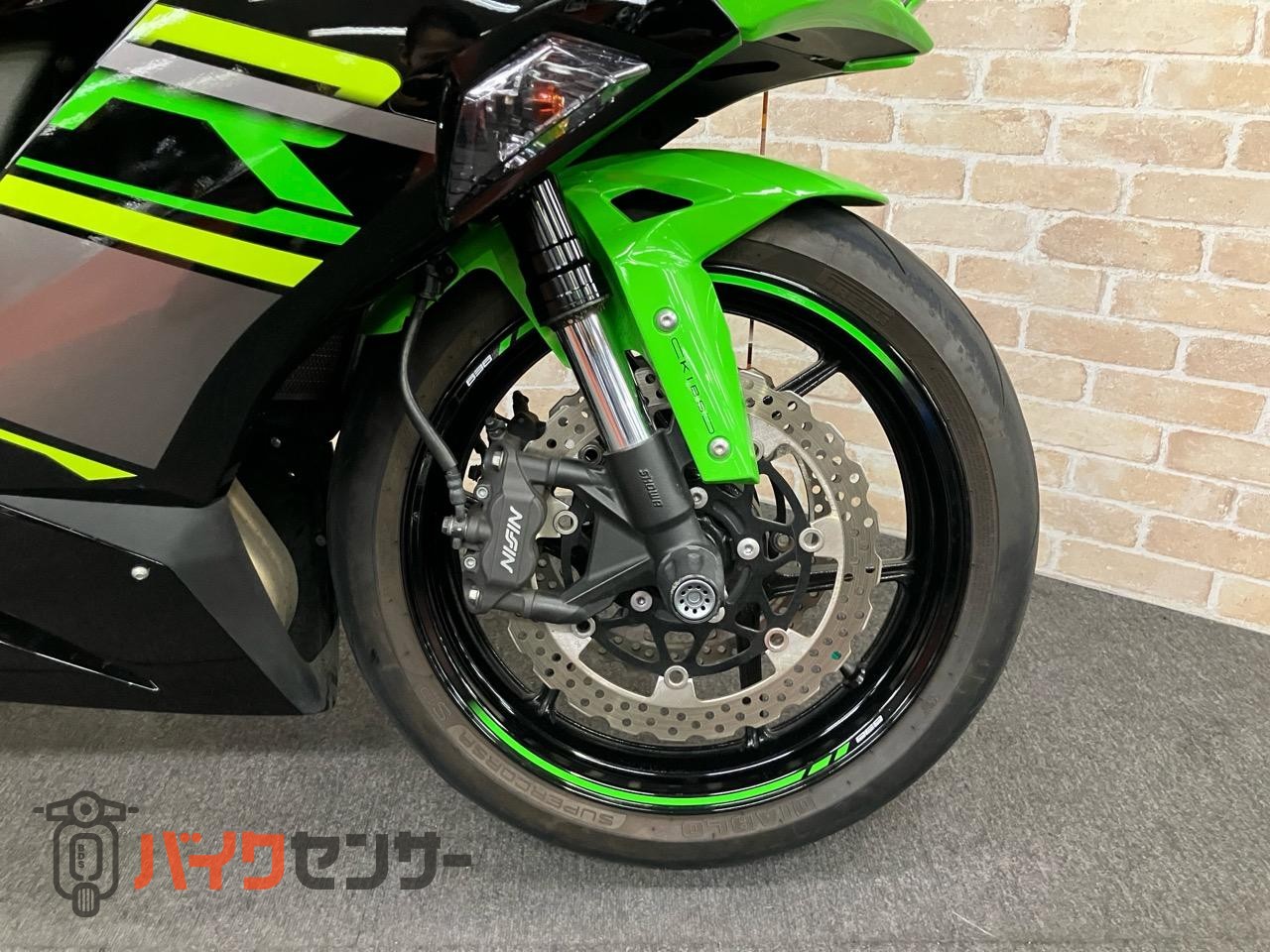 NINJA ZX-6R　アクラポスリップオン　ベビーフェイスバックステップ　MRAスクリーン　インナーフェンダー　コアガード_33