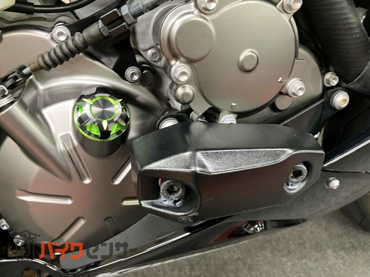 NINJA ZX-6R　アクラポスリップオン　ベビーフェイスバックステップ　MRAスクリーン　インナーフェンダー　コアガード_36