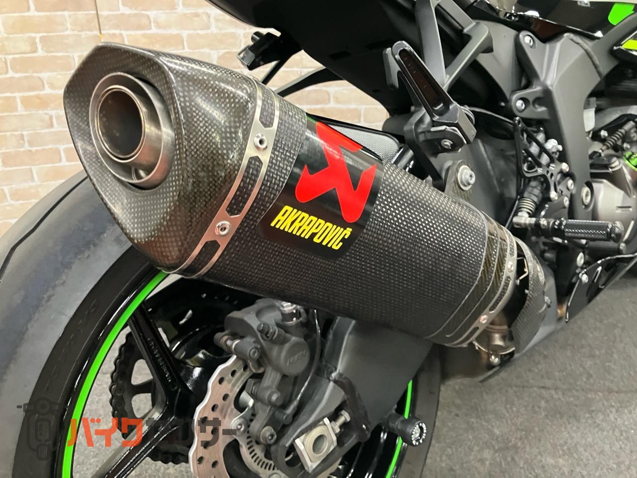 NINJA ZX-6R　アクラポスリップオン　ベビーフェイスバックステップ　MRAスクリーン　インナーフェンダー　コアガード_43