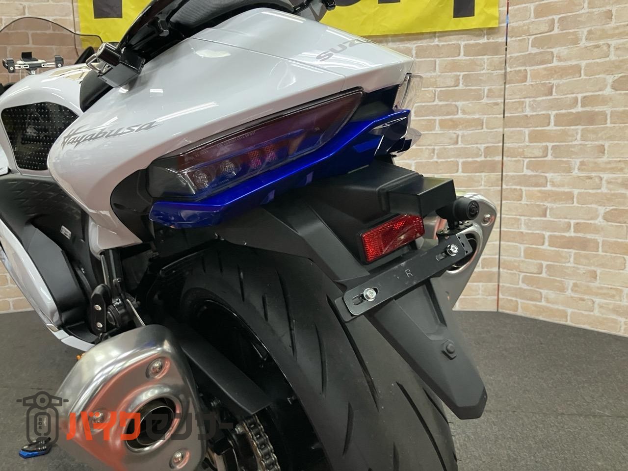 ハヤブサ グリップヒーター　ベビーフェイスバックステップ　スライダー　ドラレコ　ヘルメットロック_8