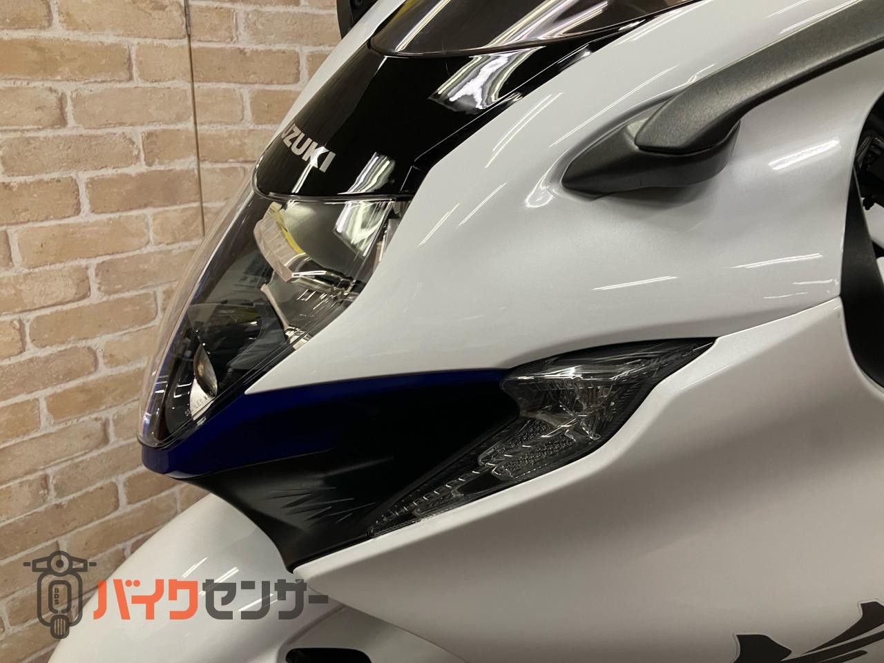 ハヤブサ グリップヒーター　ベビーフェイスバックステップ　スライダー　ドラレコ　ヘルメットロック_9