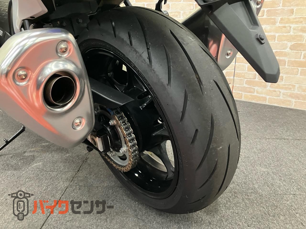 ハヤブサ グリップヒーター　ベビーフェイスバックステップ　スライダー　ドラレコ　ヘルメットロック_17